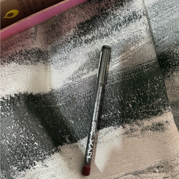 NYX Other - NYX Slim Lip Liner Pencil in Copenhagen
